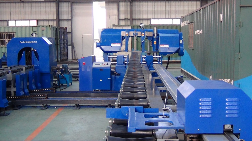 Pipe cutting band saw machine