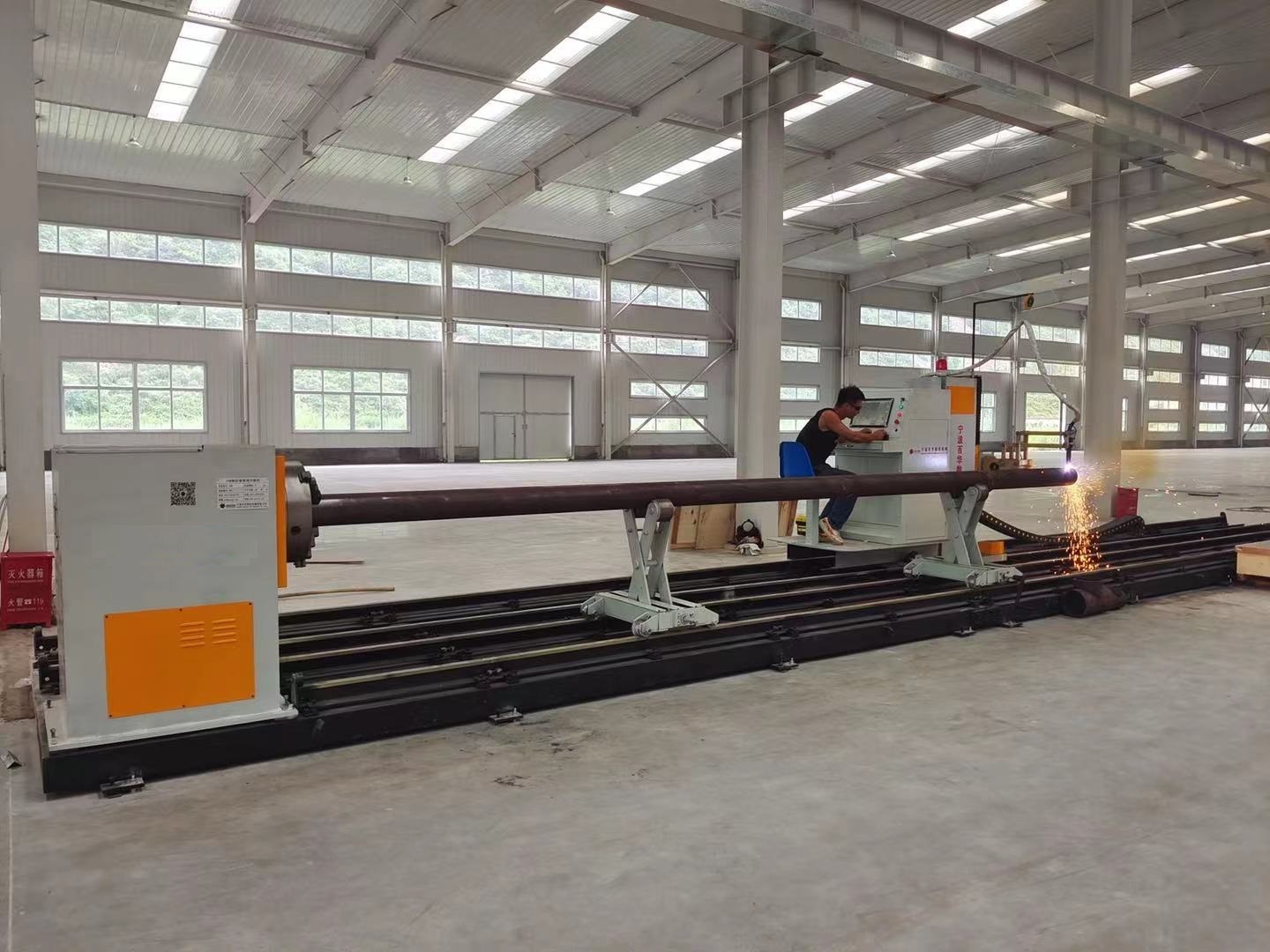 pipe cutting machine