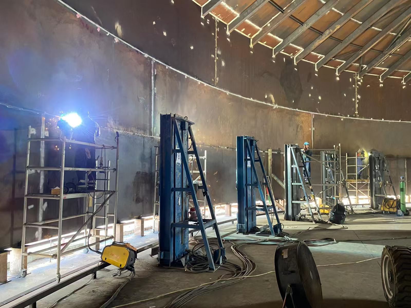 screw jacking system