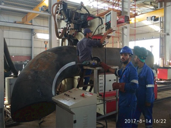 Automatic pipeline welding workstation