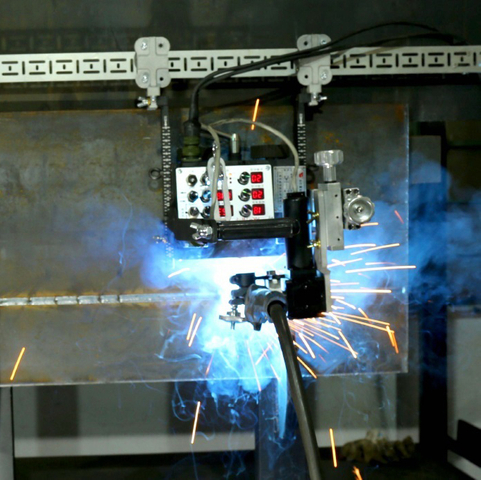 China Straight and Flexible Track Tank Welding Tractor with 1 Year Warranty