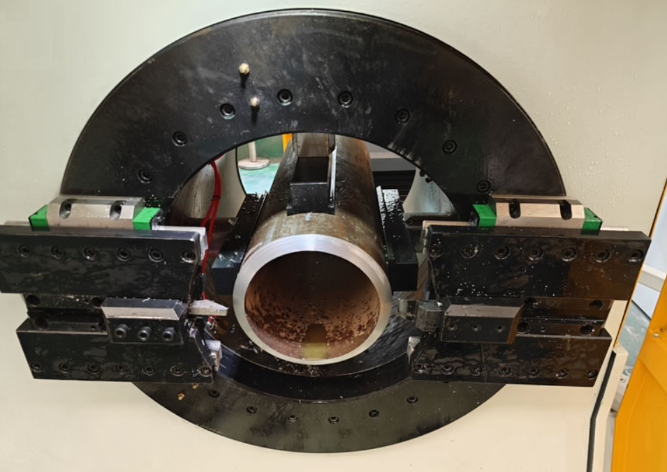 pipe cutting and beveling machine