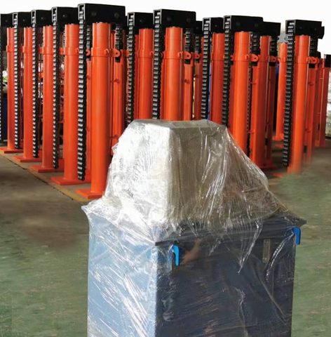 Simple Hydraulic Jacks for LNG Tank Construction